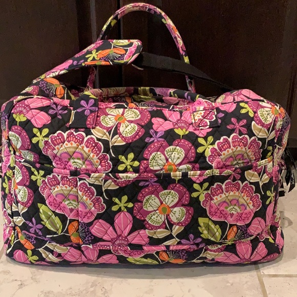 Vera Bradley medium duffle bag - Picture 1 of 2